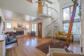 Comfortable Oasis in the Heart of Downtown Tempe - Image 3