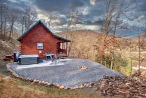 “Lil’ Cabin on the Hill” w Hot Tub and Pool Table - Image 3