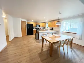 Pet friendly & spacious 4 bedroom home w/ hot tub - Image 5