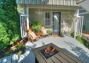 Modern comfort, remodeled, A/C, free parking - Image 5