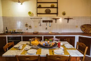9 people charming apartment near Trasimeno Lake - Image 5