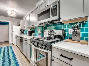 Cool Bungalow near the Plaza, Paseo, & Fairgrounds - Image 4