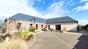 Large cozy house with pool (June-Sept) - Image 2