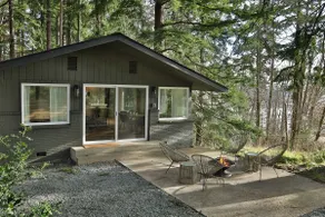 Tranquil , Modern island home with water *views* - Image 4