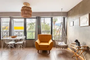 BEACH – Open-Plan Suite with 1 Bed and A/C - Image 4