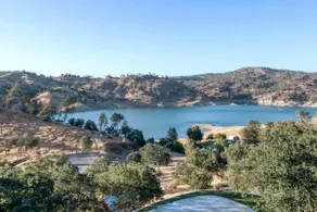 Serene Millerton Lake Villa w/ Panoramic Lake View - Image 5