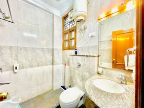 Modern 2BHK Serviced Apt | Sec 45 | Peaceful Area - Image 3