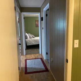 2 BR apt perfect for traveling workers - Image 3
