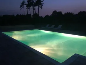 Beautiful 300 m2 luxury villa with jacuzzi pool - Image 4