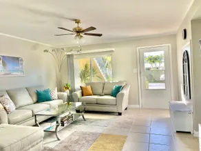 Lovely 2 bedroom, 2 bath condo near water - Image 5