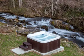 Hottub+Creek+ 9.1 Miles WCU+ Fire pit - Image 2