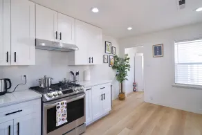 M&J@Morden 3B2B SFH*AC*Heart of Willow Glen|487 - Image 3