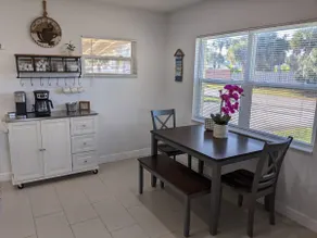 Perfect Beach Location - Spacious, Modern Cottage - Image 3