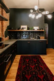 The Wilf Jones – Heritage Loft, Downtown & Hot Tub - Image 5
