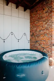 The Wilf Jones – Heritage Loft, Downtown & Hot Tub - Image 2