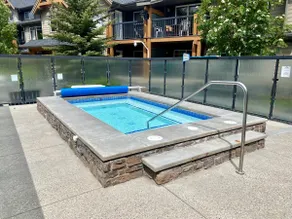 Spacious & Bright 2 Level 2Brm/2Bth Condo w/HotTub - Image 2