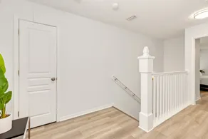 1413- Sleeps 10, Central Location, Pets ok - Image 3