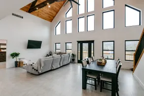 Luna's Loft - Modern Country Home with Hot Tub - Image 5