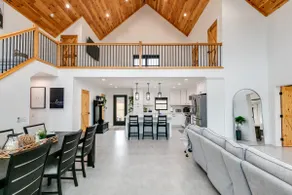 Luna's Loft - Modern Country Home with Hot Tub - Image 3