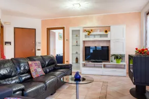 GuestHost - Casa del Giardino Apt with Shared Patio - Image 2