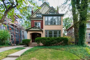 Spacious 5-BR Renovated Home-10 min drive to DT - Image 2