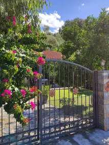 Milina Beach House - Image 2