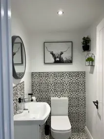 Orchard Lodge-Coastal Retreat, newly built hideaway with village views and private terrace - Image 5