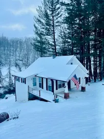 Beautiful Cottage w. creek - Image 4