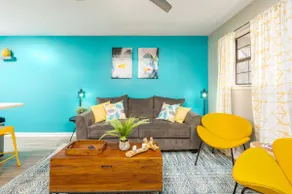 Crew Ready• 3 TVs• Kitchen• Parking• W/D• King Bed - Image 3