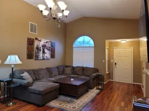 Family Friendly 3 BR w/ King Bed and Jacuzzi tub - Image 4