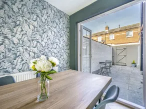 Luxury Townhouse 2BR Belfast's Best Area - Image 5