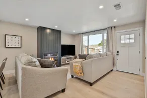 Coastal Retreat for 14 | Walk to Beach + Game Room - Image 4