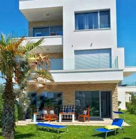 Luxury Apartment Slavica by the sea,with garden - Image 3