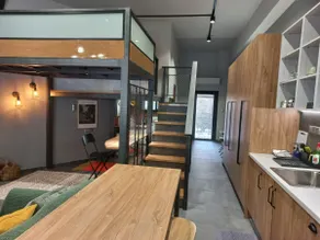Centrally located loft - Image 5