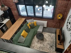 Centrally located loft - Image 3