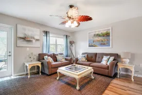 Cheerful 3 bedroom home close to everything - Image 5