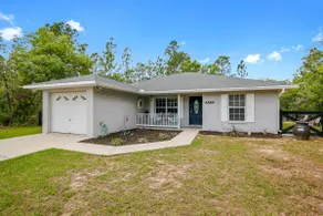 Cheerful 3 bedroom home close to everything - Image 2