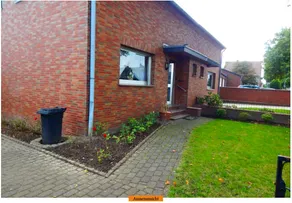 Cozy house with garden and parking. - Image 2