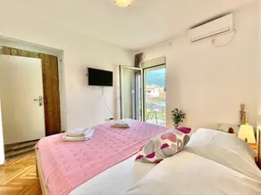 Garden House Budva - Image 2