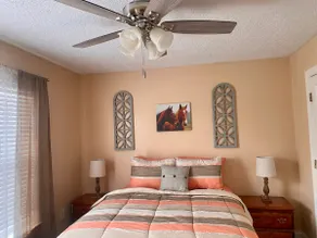 Cozy 3 Bedroom Farmhouse - Image 5