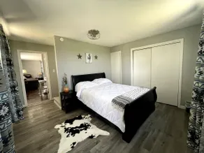 Cozy country 2-bedroom home with a view. - Image 3