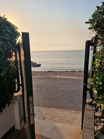 Beachfront. Direct access to Cala del Soio - Image 3