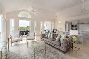 Beautiful 4 Bedroom Townhouse with pool - Image 3