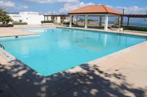 5J Beachfront Apartment - Image 2