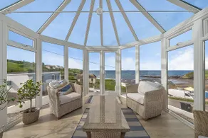 Stunning House Seconds from beach, Sleeps up to 12 - Image 2