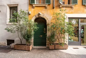 Modern Apartment 50 meters from Piazza Erbe - Image 5