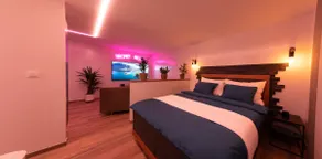 Fully-equipped luxury studio - Image 2