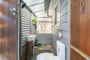 The Shack: linen, bath and beach towels included - Image 3
