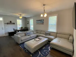 TheFez-Bright Private Getaway Home near ECU Health - Image 2