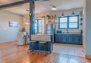 Modern, upscale loft located in Portsmouth, Ohio. - Image 5